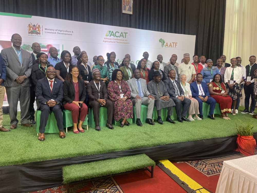 Some participants pose for a group photo at the closure of the African Conference on Agricultural Technologies (ACAT) on November 3, 2023,  in Nairobi, Kenya (Emmanuel Ntirenganya).