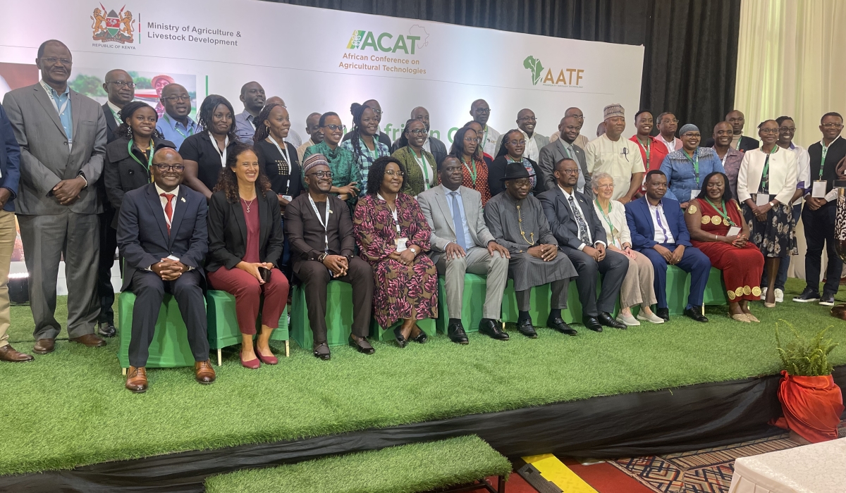 Some participants pose for a group photo at the closure of the African Conference on Agricultural Technologies (ACAT) on November 3, 2023,  in Nairobi, Kenya (Emmanuel Ntirenganya).