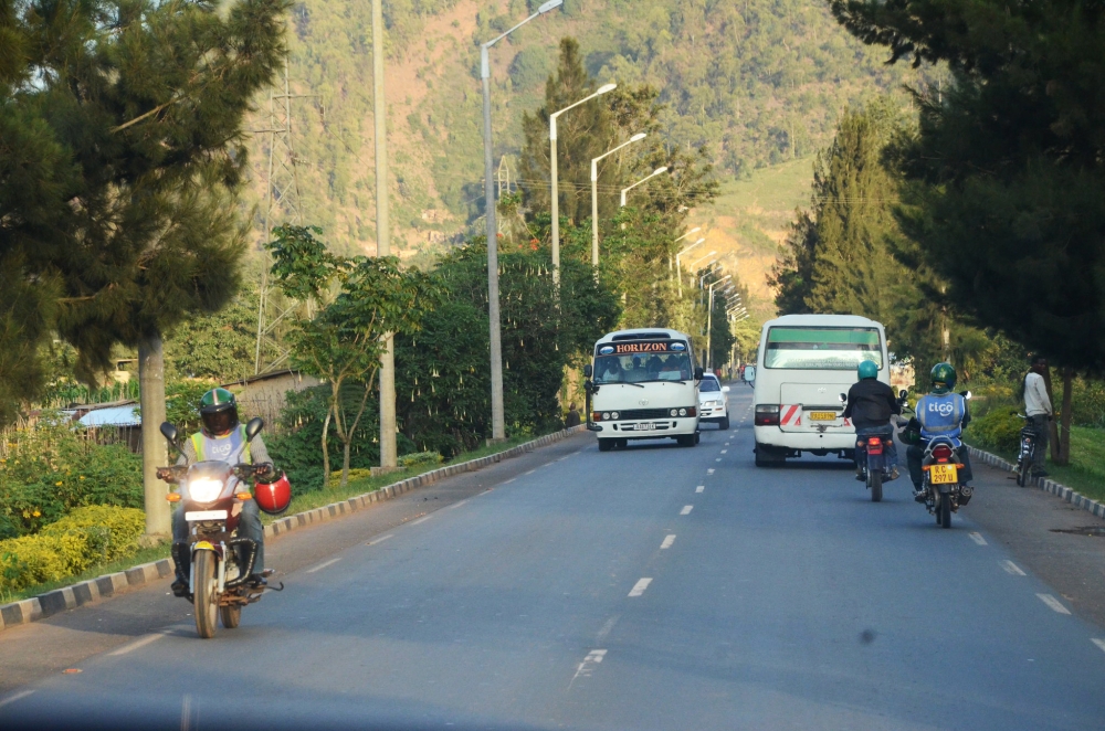 Movement of vehicles on Kigali-Muhanga road that is set to be expanded to four lanes to decongest traffic, which remains a big challenge to the road users. Photo by Sam Ngendahimana