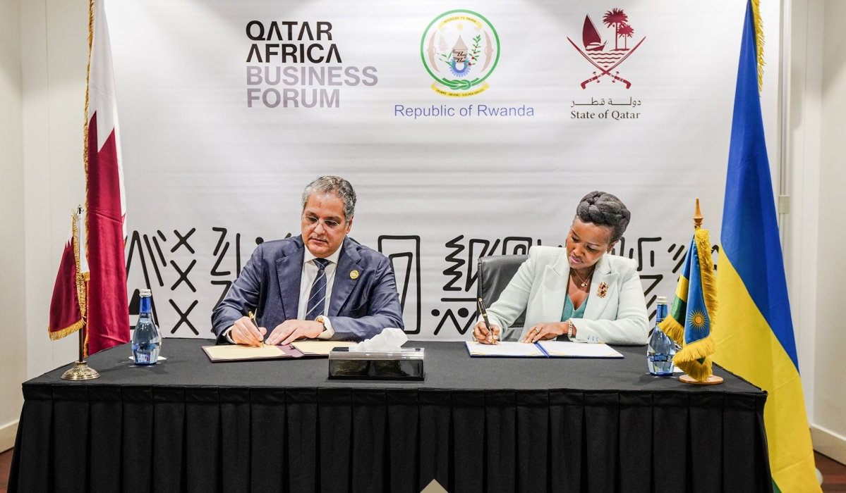 The Qatari Minister of Communications and Information Technology, Mohammed bin Ali Al Mannai, and Minister of ICT, and Innovation Paula Ingabire sign the agreement. Courtesy