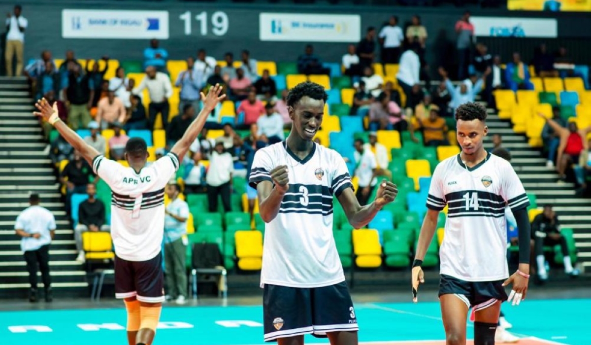 APR Volleyball Club left attacker Merci Gisubizo was sent off for headbutting his coach Matthew Rwanyonga in the nose during APR’s 3-0 set semifinal defeat to Police at BK Arena on Saturday. Courtesy