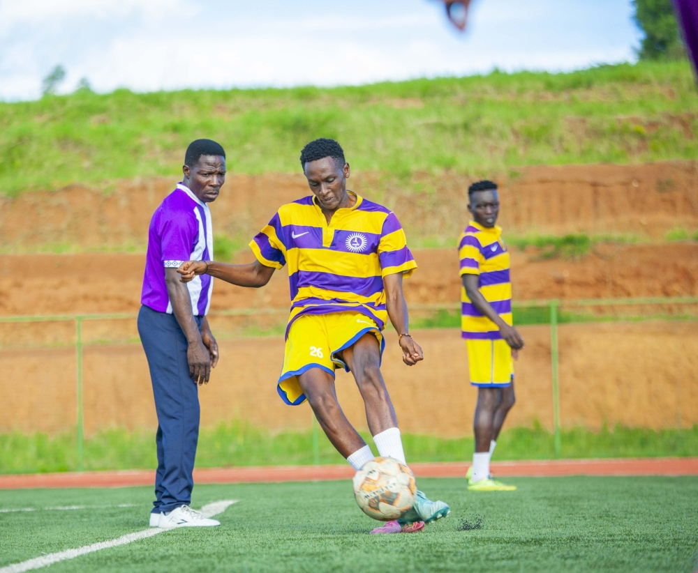 Sunrise FC&#039;s head coach Jackson Mayanja looks how his players perform during a training session. Nyagatare based team will face APR FC  at Nyagatare Stadium on Wednesday.