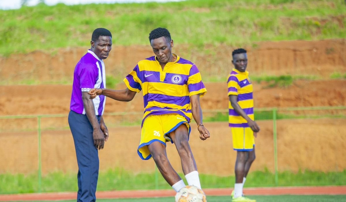 Sunrise FC&#039;s head coach Jackson Mayanja looks how his players perform during a training session. Nyagatare based team will face APR FC  at Nyagatare Stadium on Wednesday.