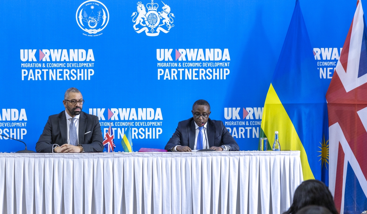 Minister of Foreign Affairs, Dr. Vincent Biruta  and  UK Home Secretary James Cleverly during the signing ceremony in Kigali, on Tuesday, December 5. Photos by Olivier Mugwiza.