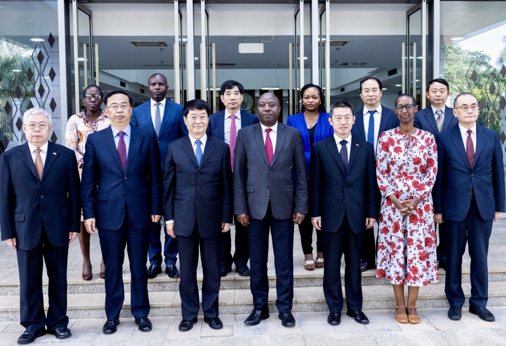 Prime Minister Edouard Ngirente received Mu Hong, the Vice Chairman of the Committee of the Chinese People&#039;s Political Consultative Conference (CPPCC) and his delegation, on December 17.