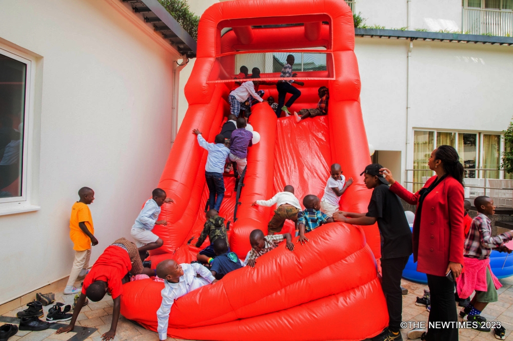 Radisson Blu Hotel and Kigali Convention Centre hosted a Christmas party for youngsters from SOS Children’s Village and Hope Shines. PHOTOS BY CRAISH BAHIZI