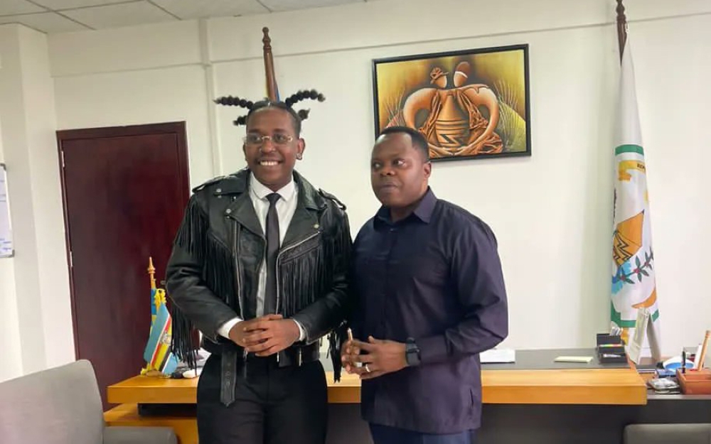 Abdallah Utumatwishima, the Minister of Youth and Arts met with famed rapper Bushali real name Jean Paul Hagenimana, in his office on January 12. COURTESY