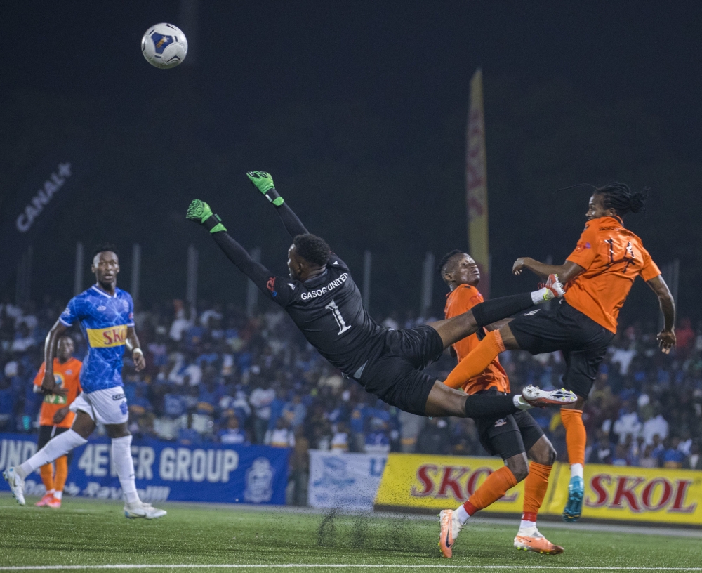 Gasogi United goalkeeper Ibrahima Daouda in action trying to save his goalie during a 2-1 clash against Rayon Sports at Kigali Pele stadium on Friday, January 12. All photos by Craish Bahizi