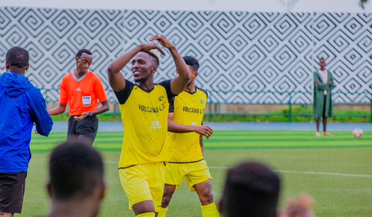 Mukura players celebrate after Saturday&#039;s 3-2 dramatic comeback victory over Amagaju at Huye Stadium-courtesy
