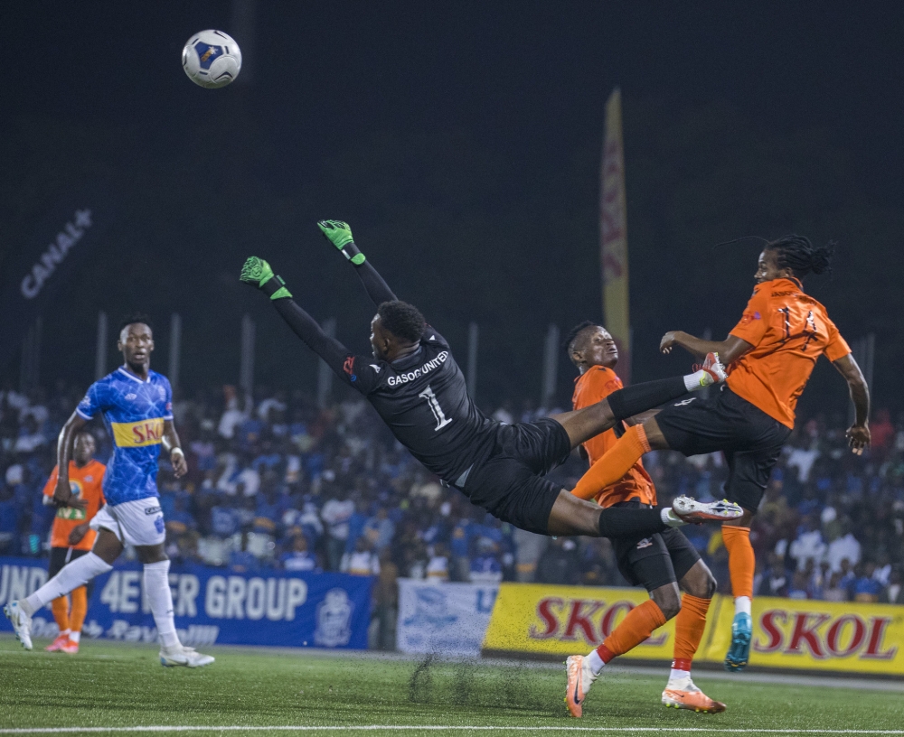 Gasogi United goalkeeper Ibrahima Daouda in action trying to save his goalie during a 2-1 clash against Rayon Sports at Kigali Pele stadium on Friday, January 12. Photos by Craish Bahizi