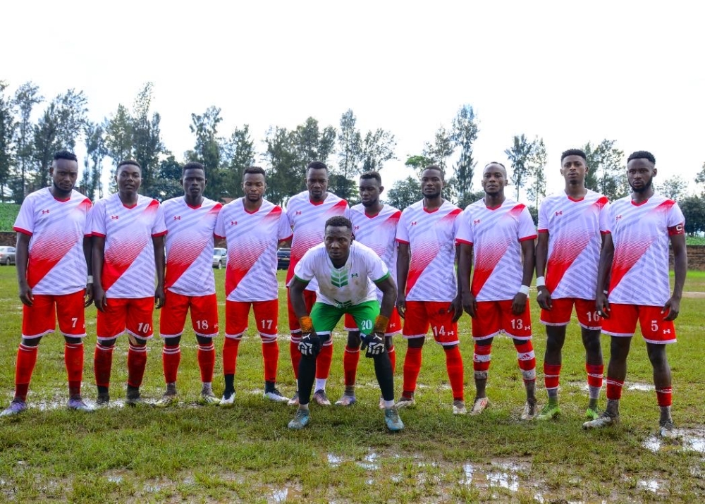 Espoir FC held Ivoire Olympique to a 2-2 draw in a second division league match held at Mumena Stadium on Saturday despite playing the part of the stoppage time with a man down-courtesy. 