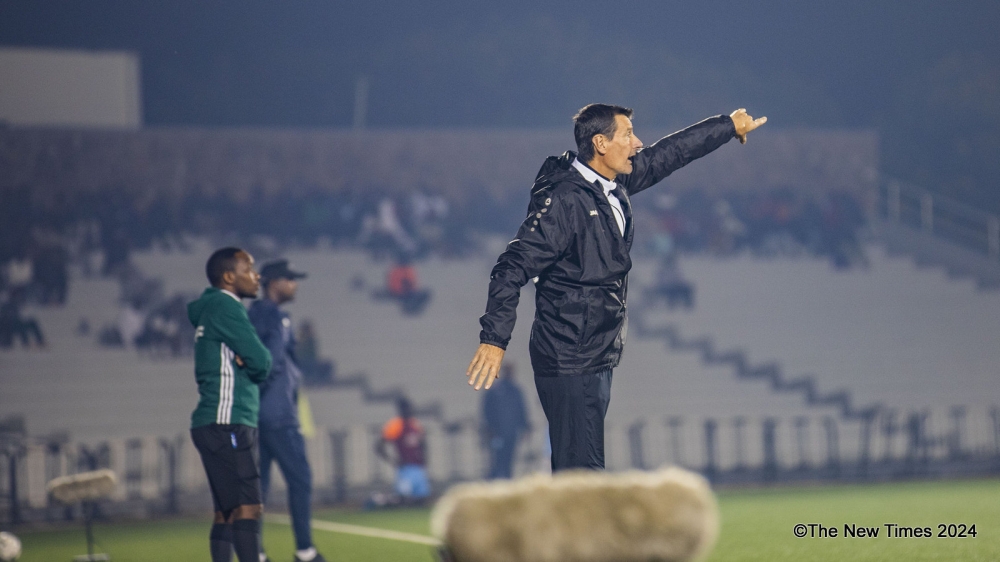APR FC head coach Thierry Froger  shouts to his players during  Sunday’s 1-0 game against Police FC at Kigali Pele Stadium. Photo by Emmanuel Dushimimana