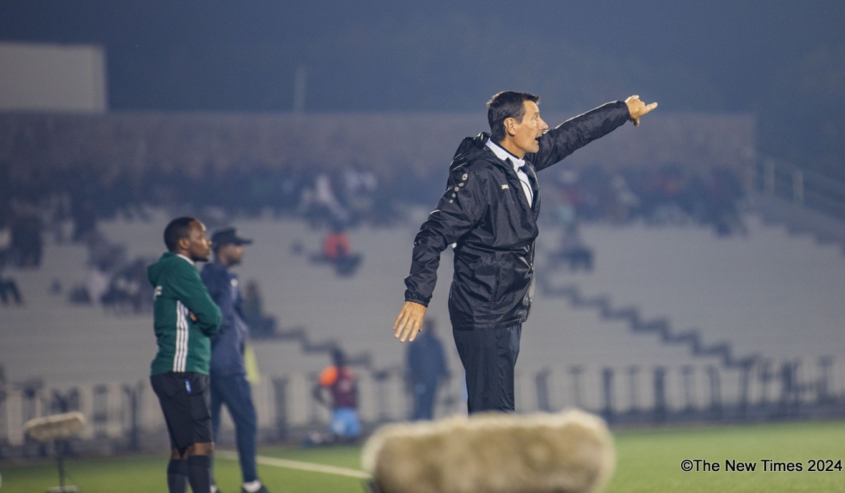 APR FC head coach Thierry Froger  shouts to his players during  Sunday’s 1-0 game against Police FC at Kigali Pele Stadium. Photo by Emmanuel Dushimimana