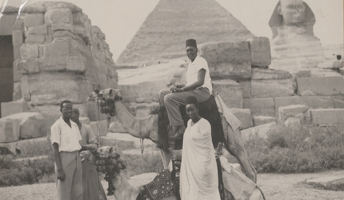 King Mutara III Rudahigwa and Queen Rosalie Gicanda with the Kig&#039;s advisor, Eugène Muhikira in Egypt. 2021.15.11, collection RMCA Tervuren; unidentified photographer, s.d. All rights reserved