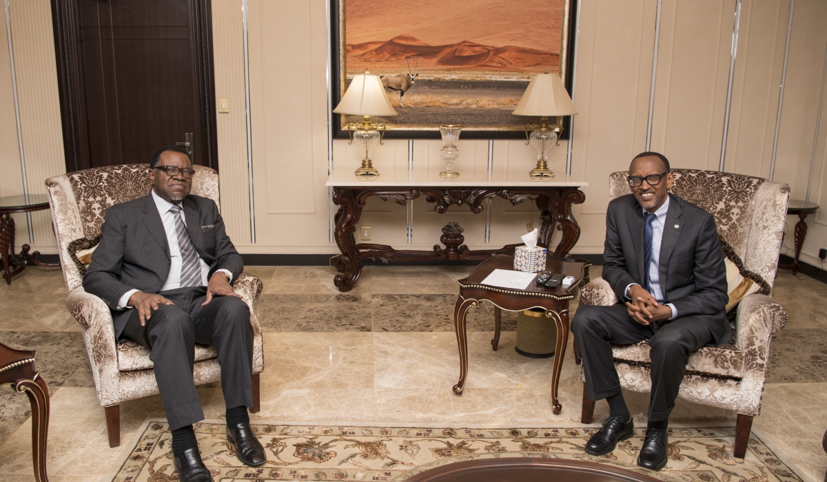 President Hage Geingob (left) welcomes President Paul Kagame to Windhoek, Namibia, for the 38th Southern African Development Community (SADC) summit in August 2018. Photo by Village Urugwiro.
