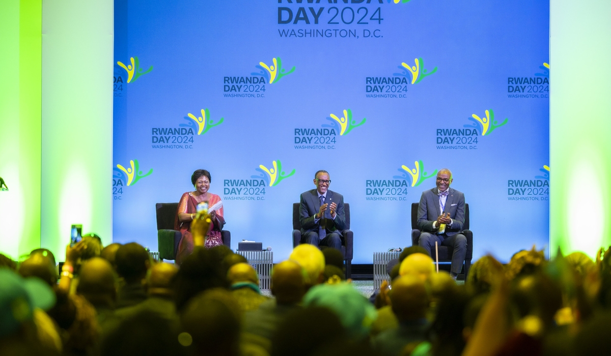 Amb. Mathilde Mukantabana, the Ambassador of Rwanda to the US, President Paul Kagame, and Yehoyada Mbangukira, President, United States Rwandan Community Abroad, during Rwanda Day in Washington DC. Photo by Village Urugwiro