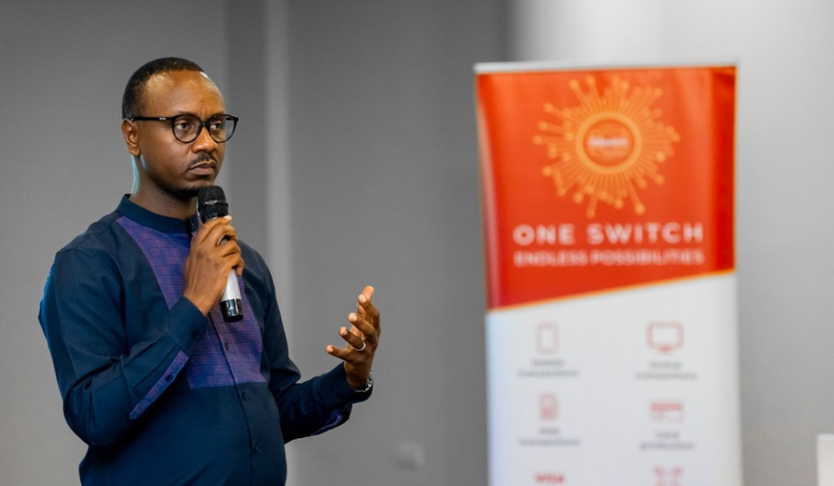 Jean-Jacques Sereme Kajuga, Chief Operating Officer of RSwitch, speaking to fintech industry players about RNDPS eKash on February 16. Courtesy photo