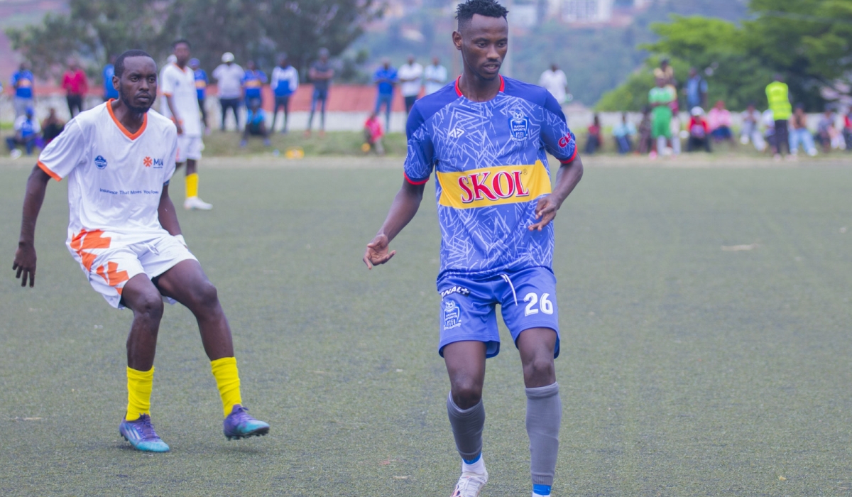 Rayon Sports midfielder Roger Kanamugire has urged his teammtes to take their Peace Cup quarterfinal second leg seriously-Photo by Craish Bahizi