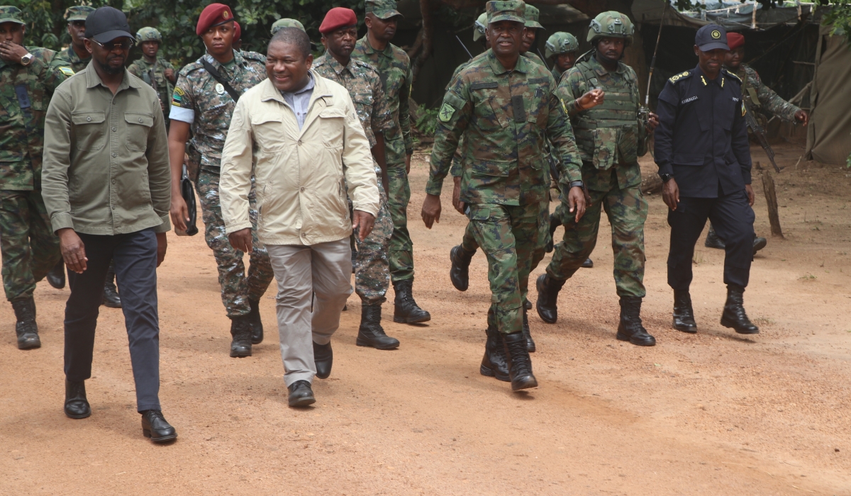 President Filipe Nyusi commended the work done by Rwandan and Mozamican forces in pacifying Ancuabe District and called on them to maintain momentum in fighting terrorists. Courtesy of RDF