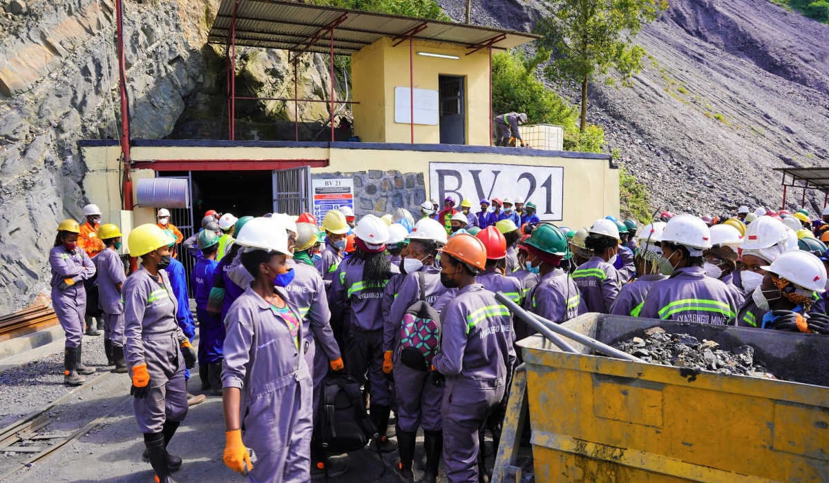Miners at Rulindo based mining site. Photo by Craish Bahizi