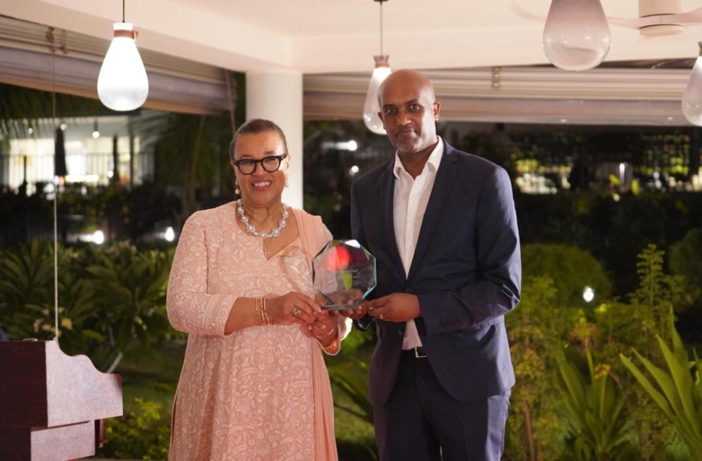 Commonwealth Secretary-General, Patricia Scotland KC hands over the award to Justice Mminister Emmanuel Ugirashebuja  during the 2024 Commonwealth Law Ministers Meeting  in Zanzibar on Wednesday, March 7. Courtesy