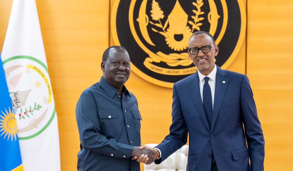 President Paul Kagame meets with Raila Odinga, the Kenyan politician who is vying for the Chairmanship of the African Union Commission (AUC), at Village Urugwiro in Kigali, on Friday, March 8. PHOTO BY VILLAGE URUGWIRO