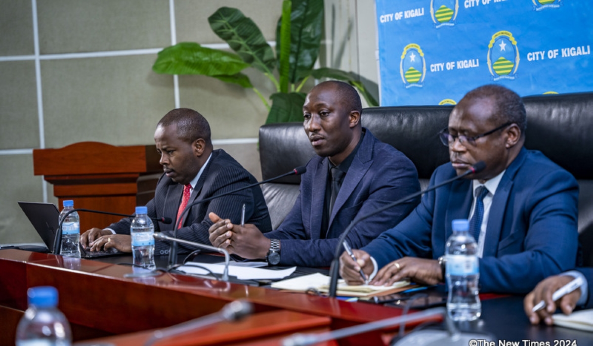 (R-L): Kigali City Mayor Samuel Dusengiyumva, Jimmy Gasore, the Minister of Infrastructure and Minister of Finance Uzziel Ndagijimana. Minister
Gasore revealed that the decision to liberalise the sector is aimed to enhance service quality. Photo: Emmanuel Dushimimana