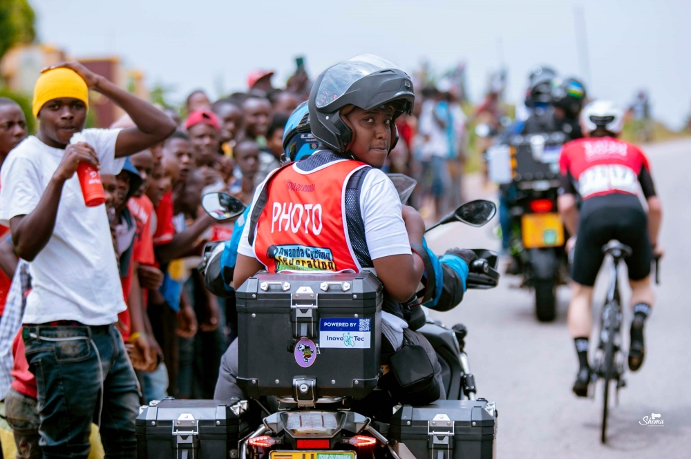 Tour du Rwanda official photographer Emmanuel Rurangwa on duty during the recently concluded Tour du Rwanda 2024. Rurangwa has come a long way from the boy who captured pictures at family events, making it to prominent events like Tour Du Rwanda. Courtesy
