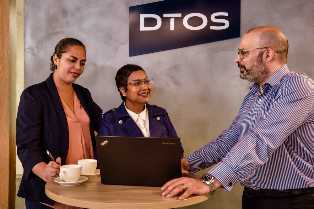 Didier interacts with members of the team. DTOS Ltd, a leading Fund services company, shares its expertise and extends its funds capabilities into Rwanda. Courtesy