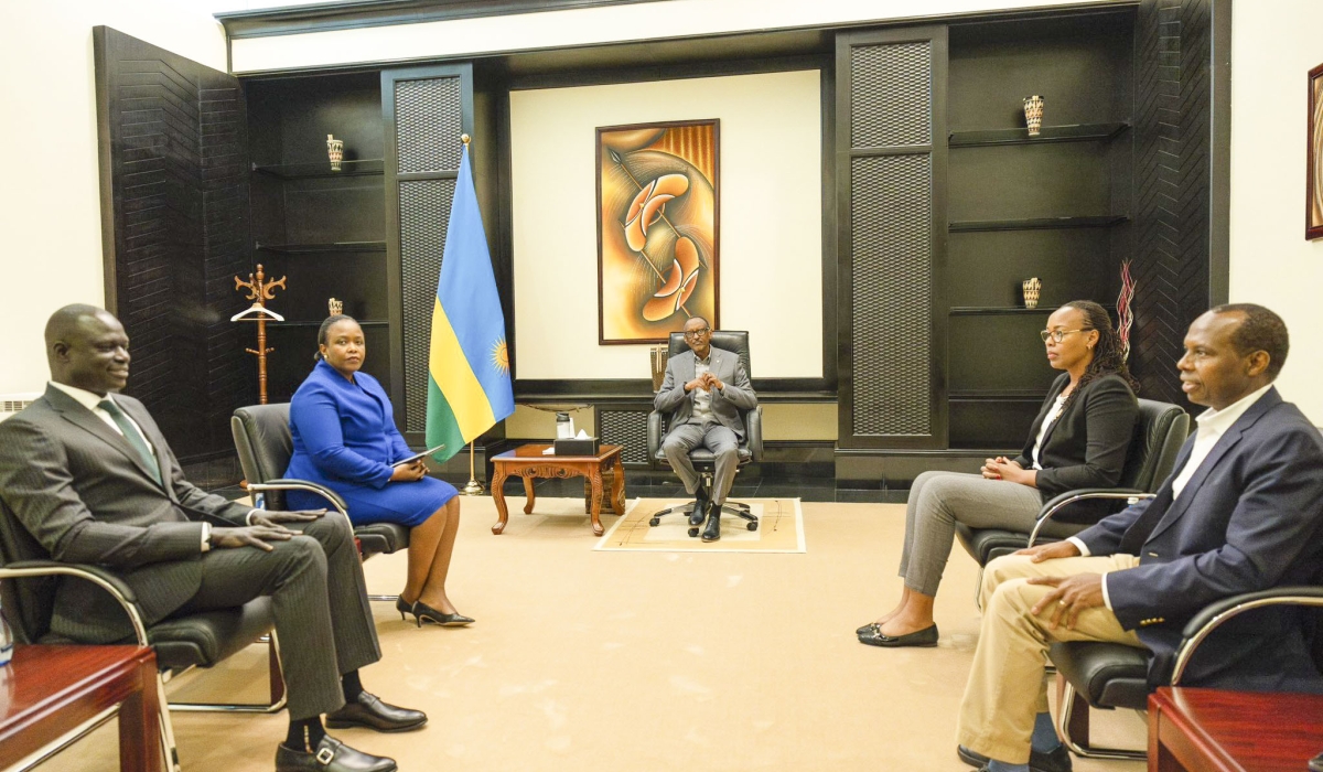 President Paul Kagame meets with NBA Africa CEO Clare Akamanzi and Basketball Africa League (BAL) President Amadou Gallo Fall in Kigali  on Wednesday, March 20. Photo by Village Urugwiro