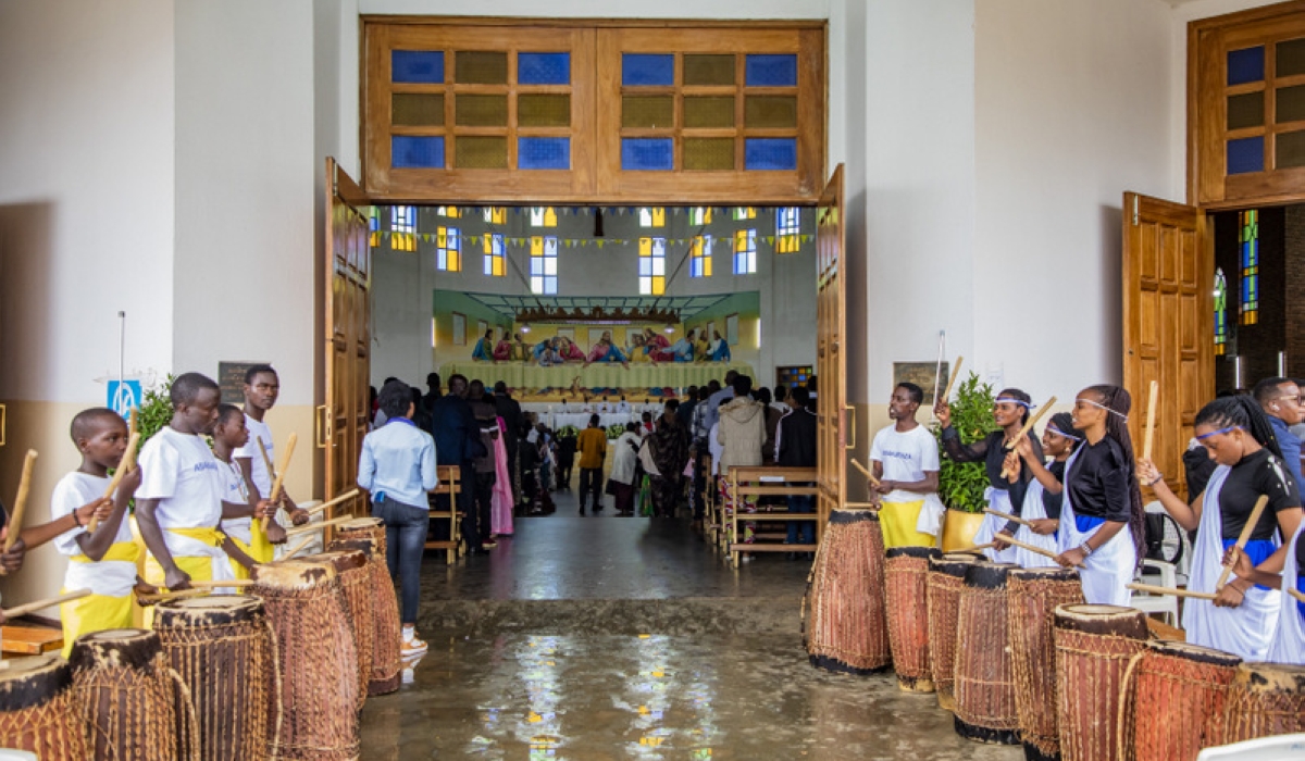 Christians during the mass at REGINA PACIS catholic church in Kigali on Sunday, March 31. Photo by Emmanuel Dushimimana