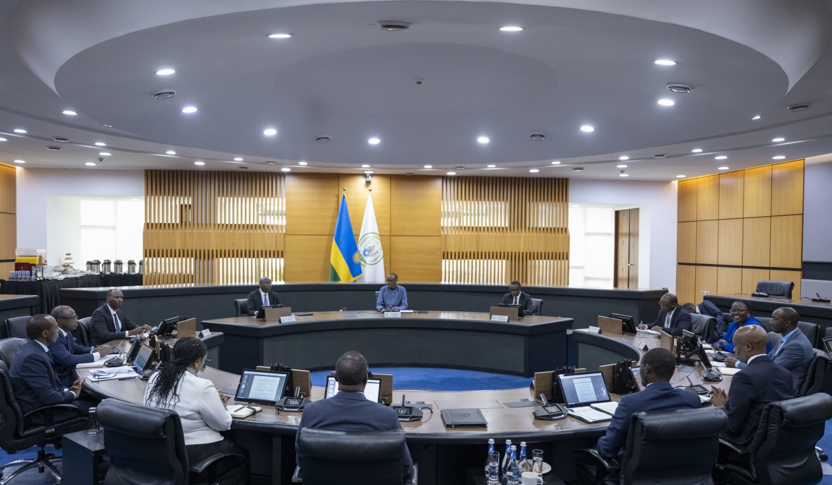President Paul Kagame  chairs a cabinet meeting  that approved several appointments at Rwanda Food and Drugs Authority (RFDA) at Urugwiro Village on April 3. Photo by Village Urugwiro