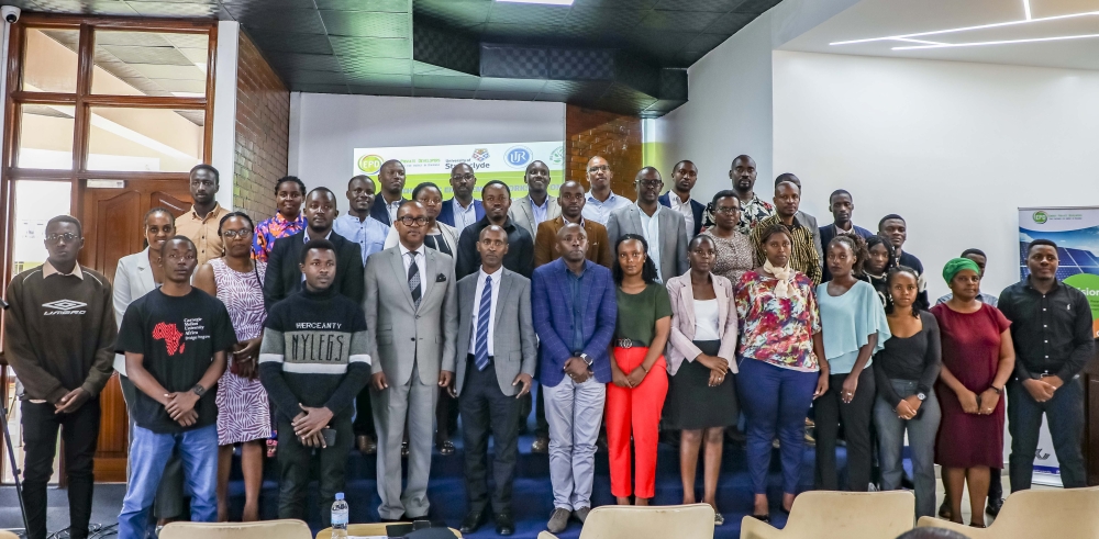 Officials and participants pose for a group photo at the meeting in Kigali. Photo: Emmanuel Dushimimana.