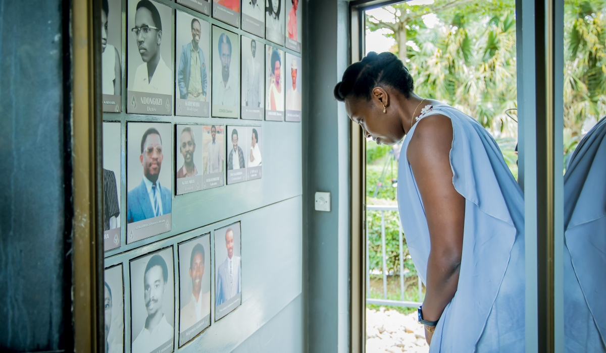 Claudette Irere, the State Minister at MINEDUC pays tribute to victims of the Genocide against the Tutsi