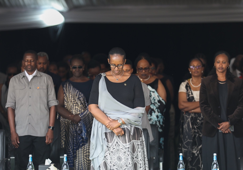 First Lady Jeannette Kagame pays tribute to Queen Rosalie Gicanda at Mwima Mausoleum in Nyanza District on Saturday, April 20. All photos by Dan Gatsinzi