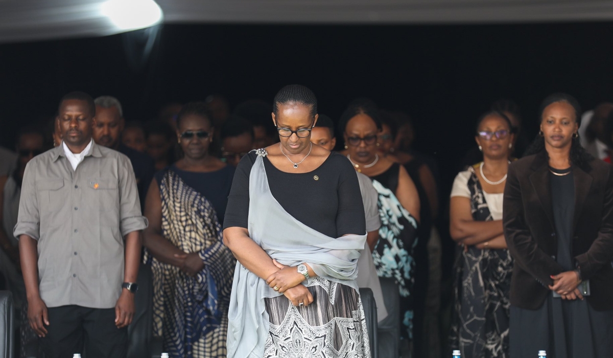 First Lady Jeannette Kagame pays tribute to Queen Rosalie Gicanda at Mwima Mausoleum in Nyanza District on Saturday, April 20. All photos by Dan Gatsinzi