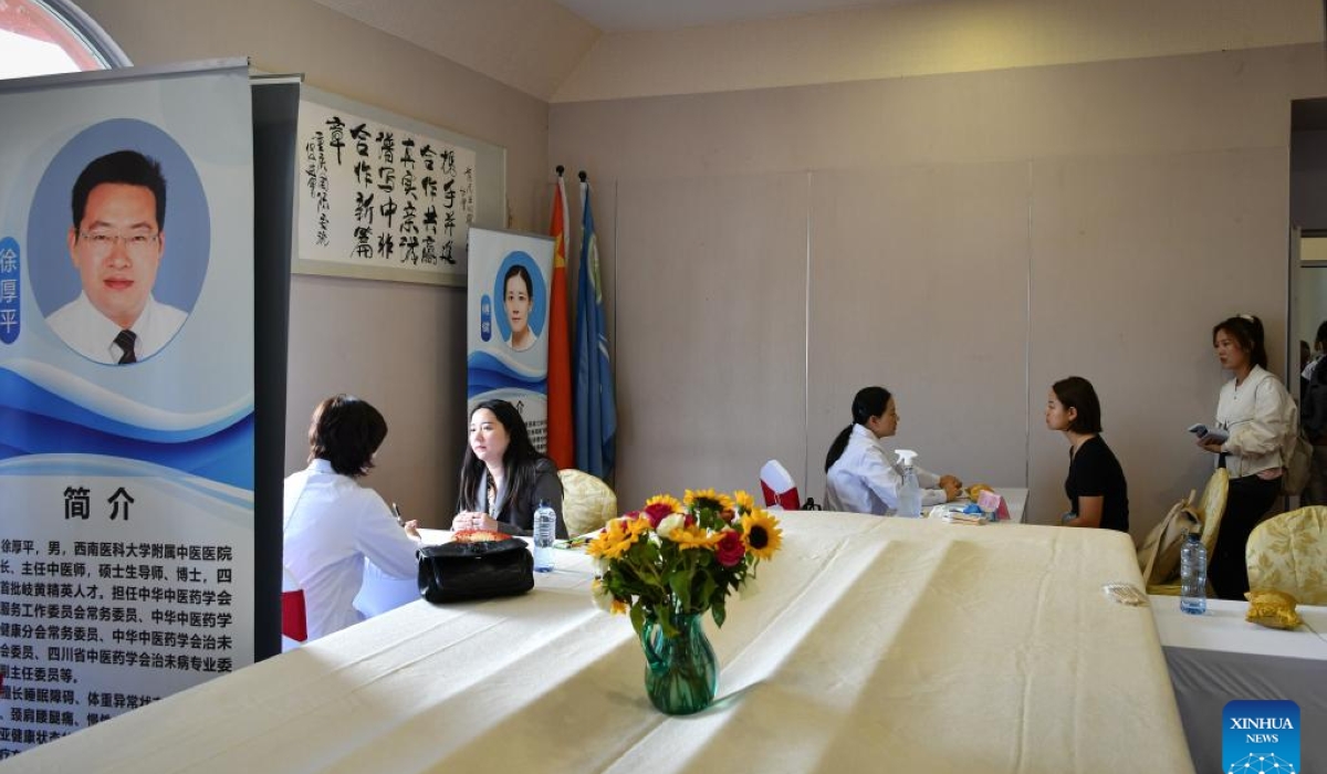 Kenya on Thursday hosted prominent traditional Chinese medicine (TCM) practitioners from southwest China&#039;s Sichuan Province, who offered a range of medical services to Chinese nationals living in the East African country. (Xinhua/Han Xu)
