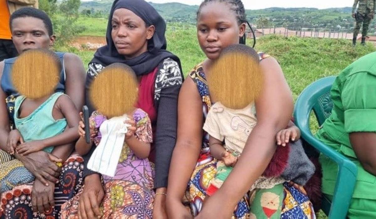 Parents with their children after arresting the suspect who had those missing children. Officials  successfully located five missing children, including three 3-year-old girls, who had disappeared on April 24.Courtesy