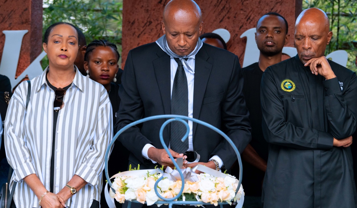Eric Mutaganda, President of ASSIMPER, and the Management of the Rwanda Association of Petroleum Products Importers lay a wreath at Kigali Genocide Memorial to pay respect to the victims.