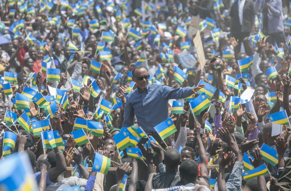 President Paul Kagame greets residents during the citizen outreach in Kibingo, Ruhango District, on  August 25,  2022. Photo by Village Urugwiro