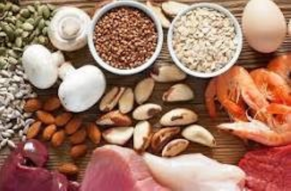 Sources of protein like seafood, organ meats, eggs, Brazil nuts, pieces of bread, cereals, poultry, red meat, eggs a banana, and food supplements rich in selenium are the foods highest in selenium.