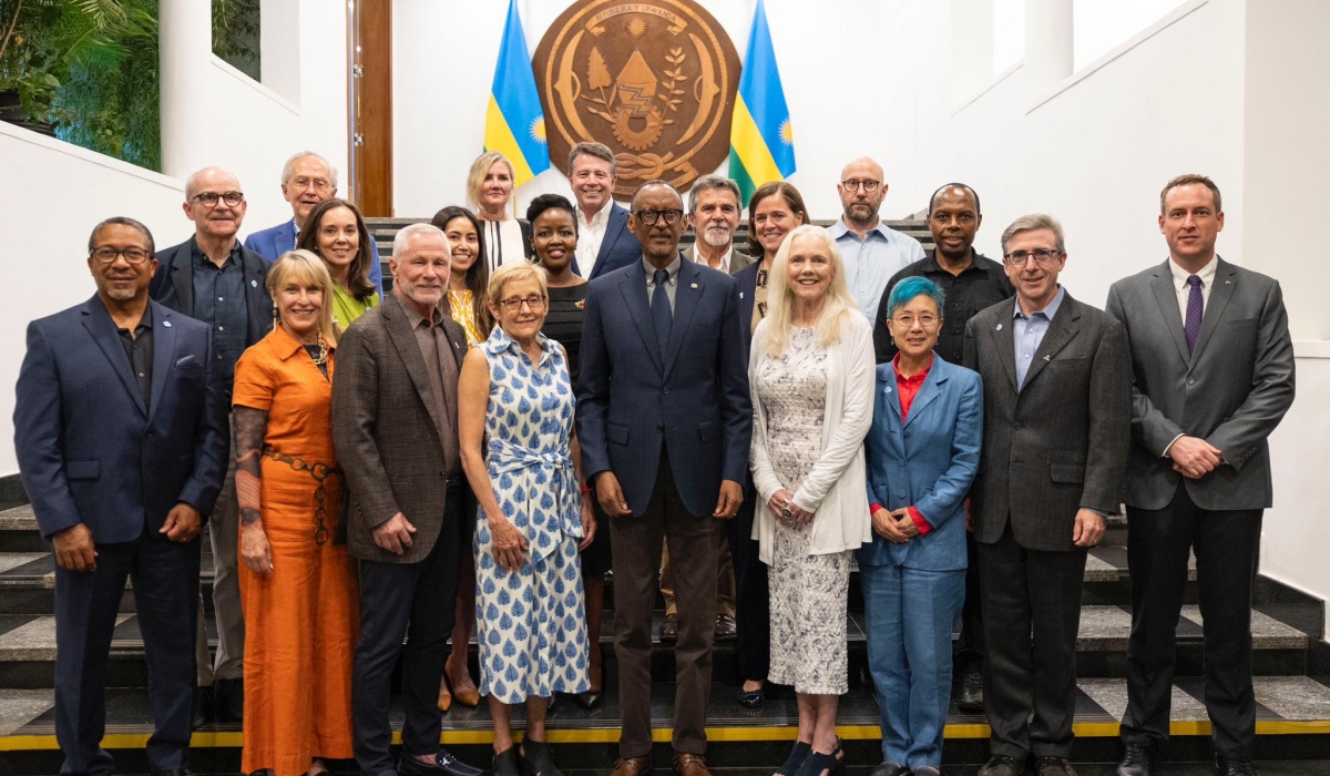 President Paul Kagame poses for a photo with the visiting delegation from the Miller Center for Social Entrepreneurship and Santa Clara University at Urugwiro Village on Friday, June 21.Village Urugwiro