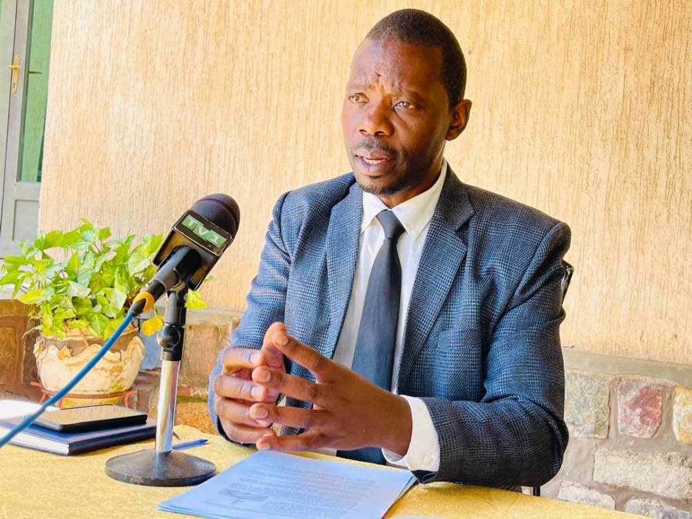 Independent presidential candidate Philippe Mpayimana talks about his manifesto at a news conference on Tuesday, June 25, in Kigali .Photo by Emmanuel Ntirenganya.