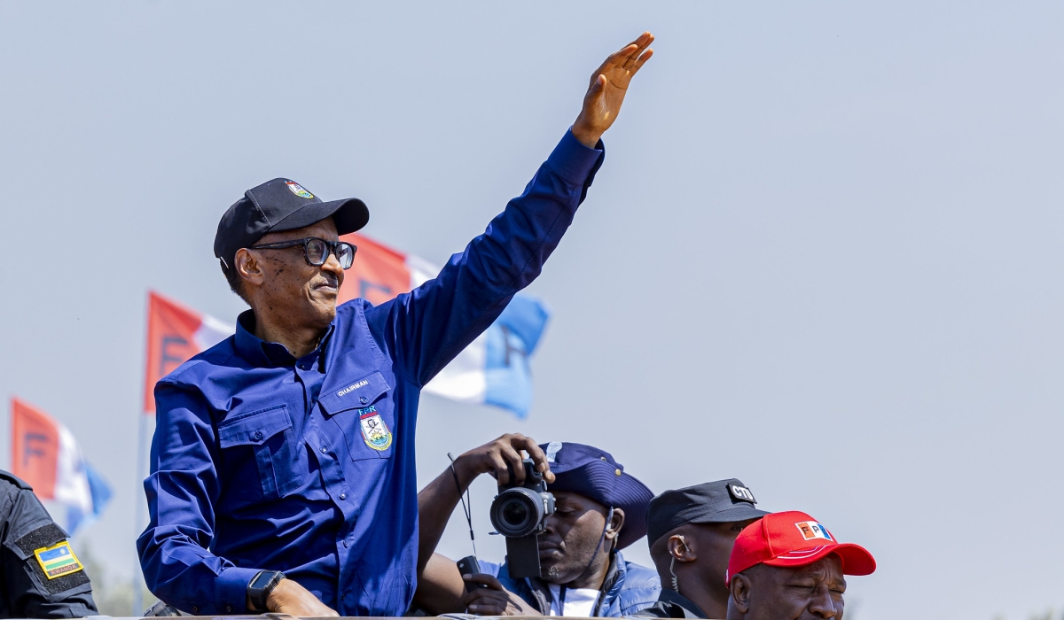 Paul Kagame, the presidential candidate of RPF-Inkotanyi during his electoral campaign to Huye District, on June 27. Photos by Olivier Mugwiza
