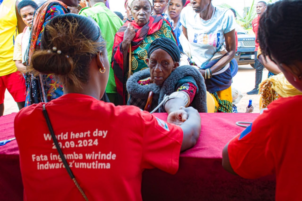Health workers during the mass screening activities of Non-communicable diseases at the event to mark the World Heart Day on Sunday, September 29.