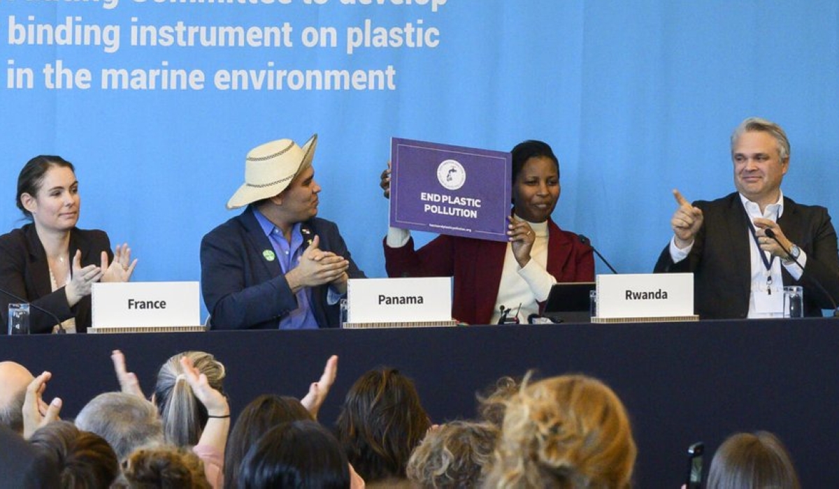 Rwanda’s lead negotiator, Juliet Kabera, who is Director General of Rwanda Environment Management Authority and other delegates (C) during the negotiations. Courtesy.