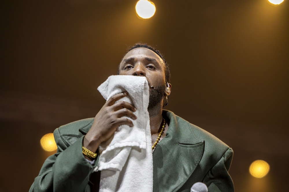 The Ben was deeply emotional during his unforgettable concert at the BK Arena on January 1, 2025.