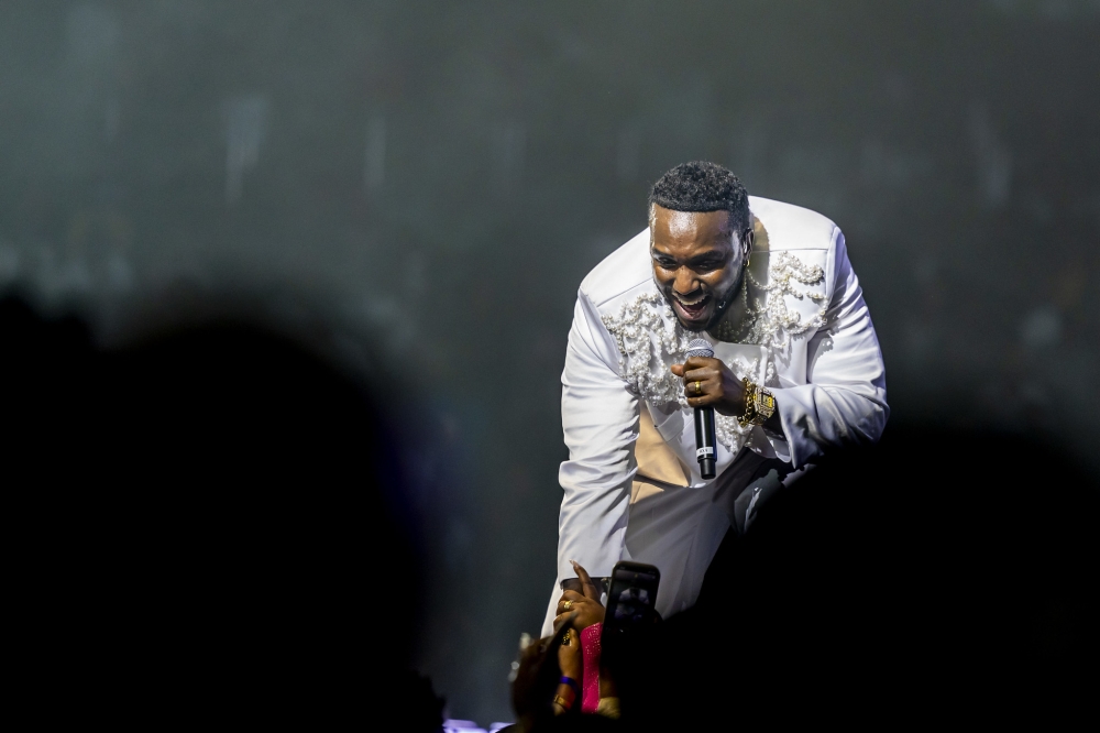 The Ben dazzled the crowd with his electrifying stage presence.