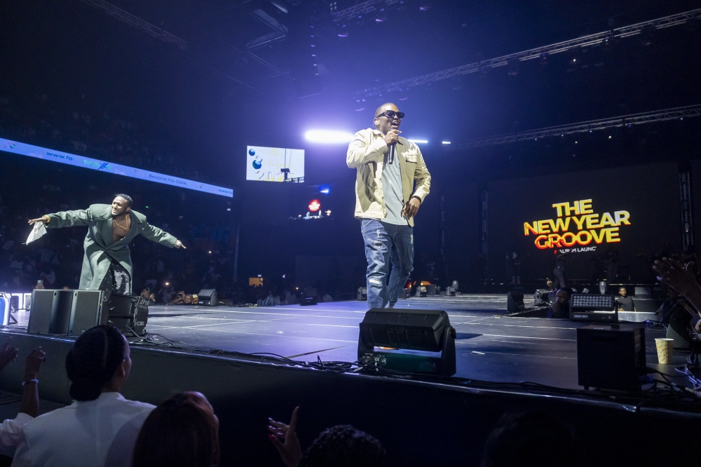 Tom Close and The Ben perform couple of songs together at the show.