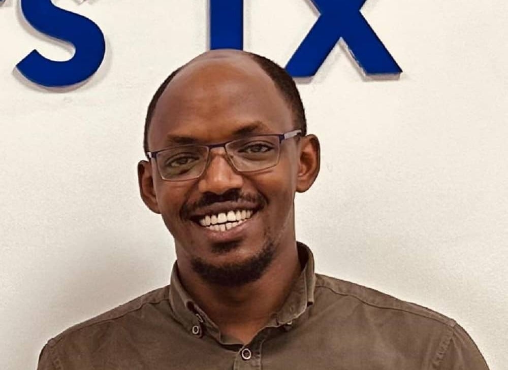 Davis Manzi, a 38-year-old businessman is accused of persuading people to invest in his online business.